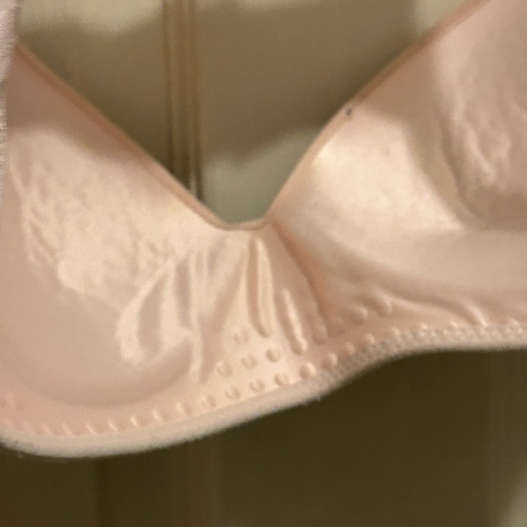Gaiyi pink wireless bra -size 38C - Picture 6 of 7